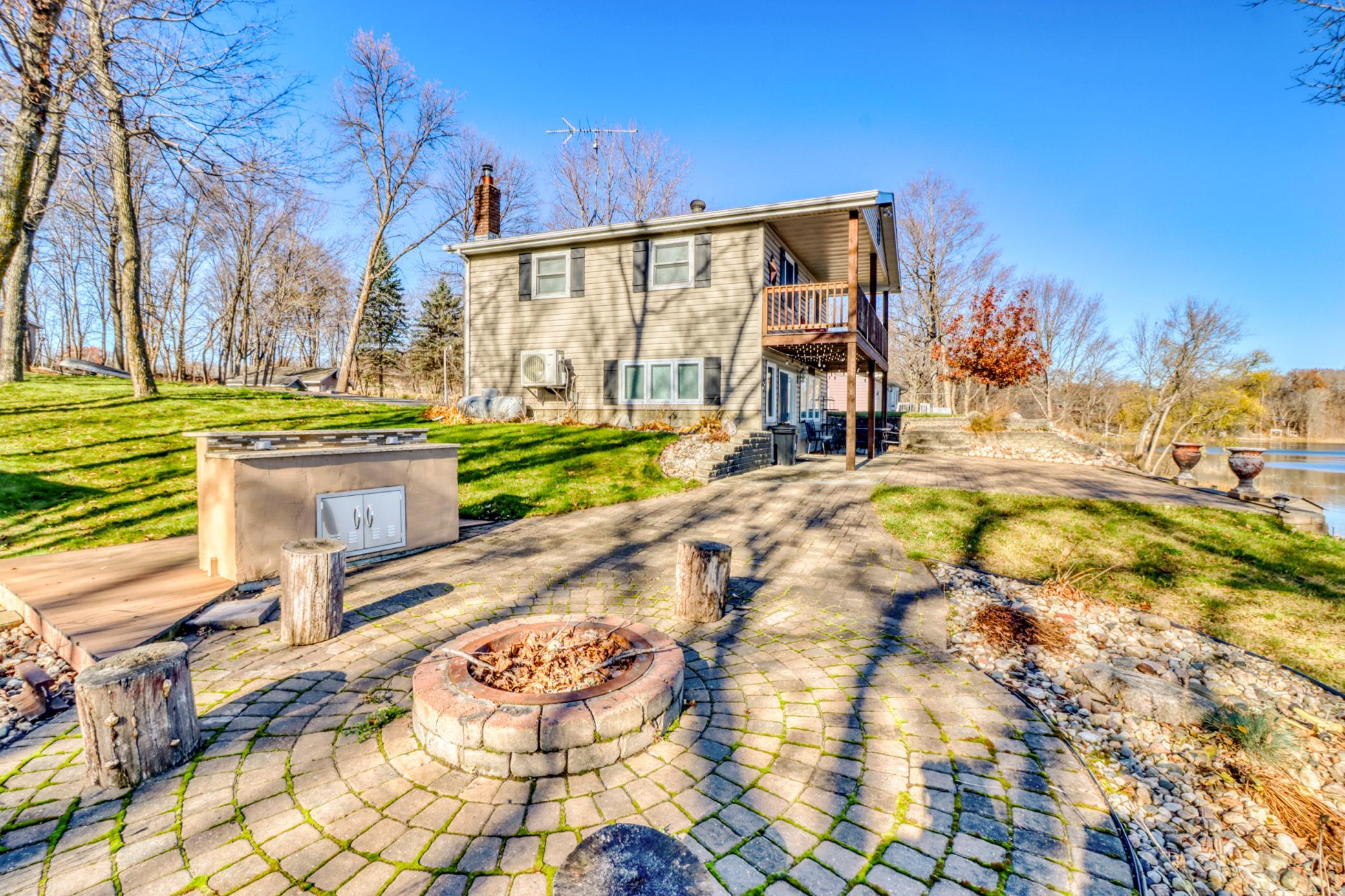 Exterior_firepit1_1.JPG
