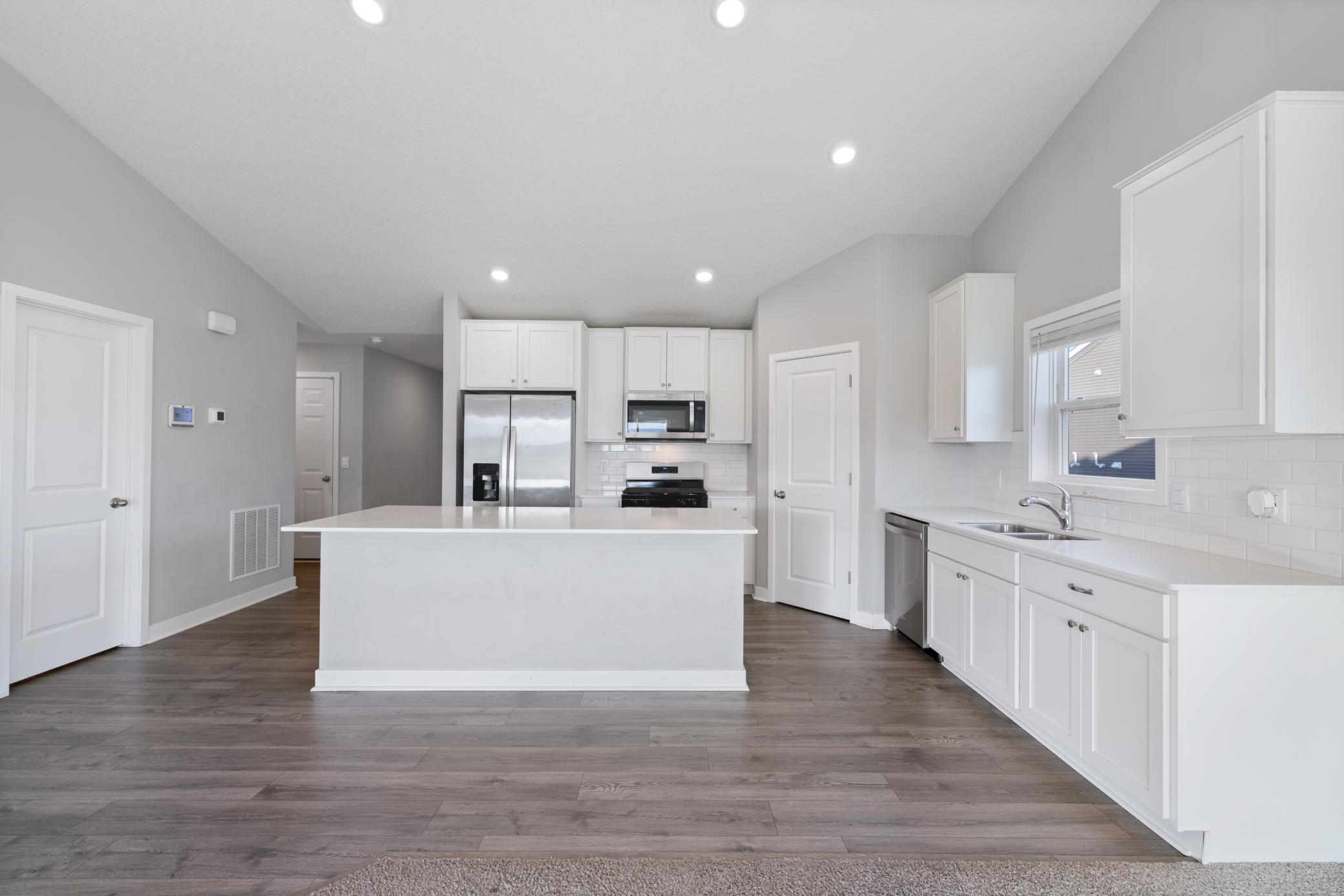 12_kitchen.jpg