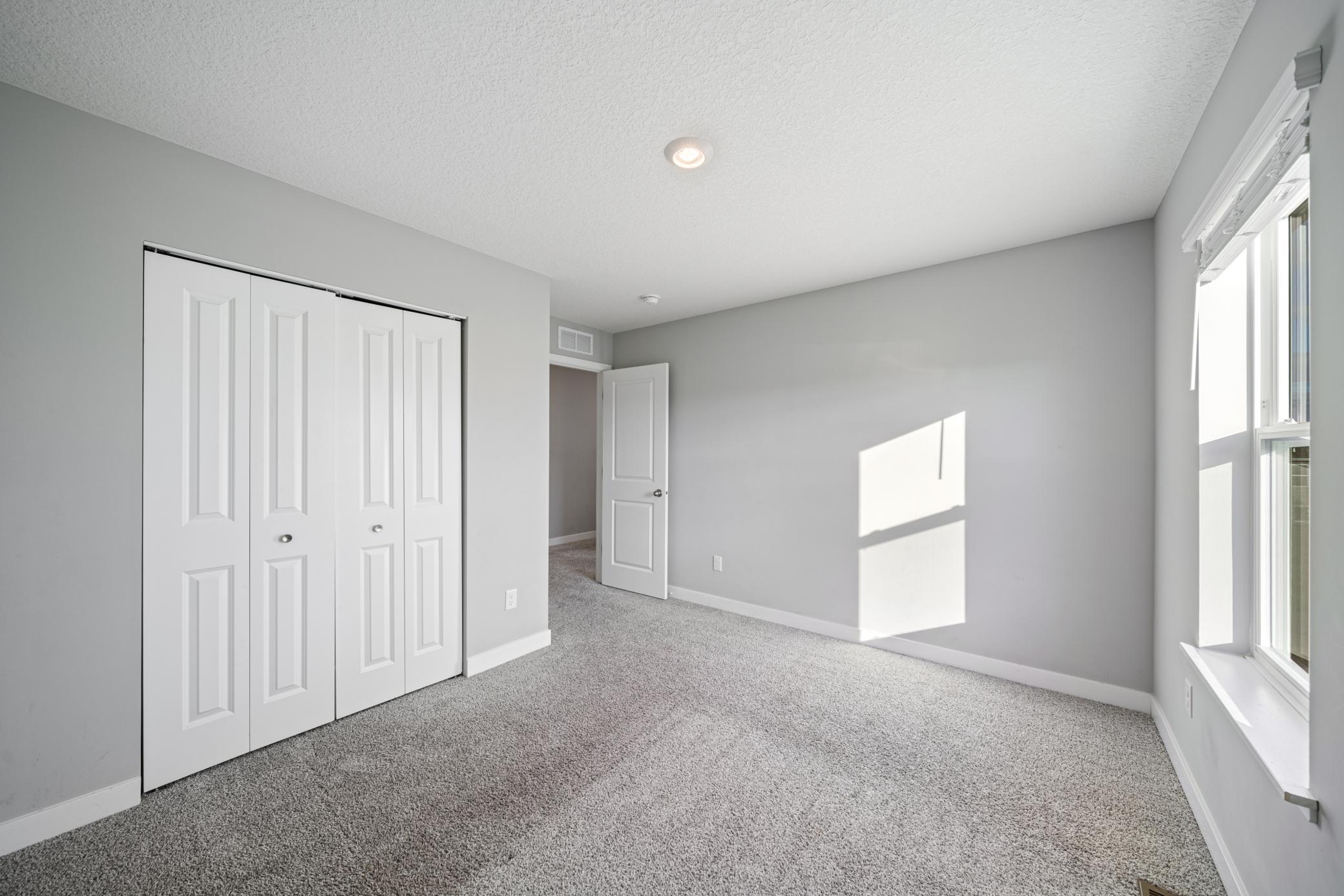 19_bedroom.jpg