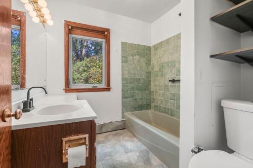 39-web-or-mls-6824 E Fish Lake Rd-156.jpg