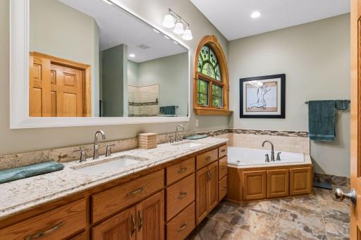 10162 Chestnut Circle N, Brooklyn Park, MN 55443