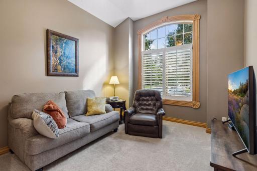 10162 Chestnut Circle N, Brooklyn Park, MN 55443