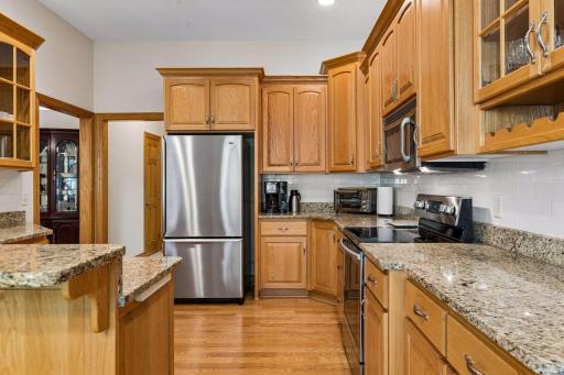 10162 Chestnut Circle N, Brooklyn Park, MN 55443