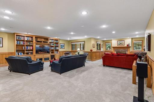 10162 Chestnut Circle N, Brooklyn Park, MN 55443