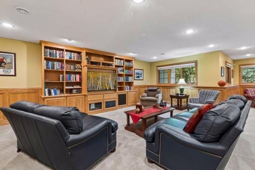 10162 Chestnut Circle N, Brooklyn Park, MN 55443