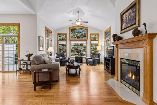 10162 Chestnut Circle N, Brooklyn Park, MN 55443