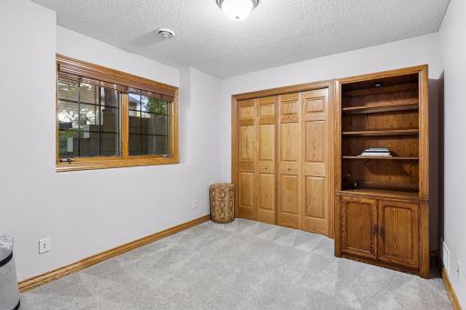 10162 Chestnut Circle N, Brooklyn Park, MN 55443