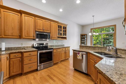 10162 Chestnut Circle N, Brooklyn Park, MN 55443