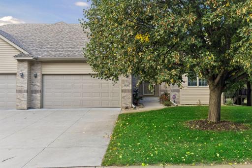 10162 Chestnut Circle N, Brooklyn Park, MN 55443