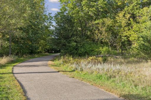 10162 Chestnut Circle N, Brooklyn Park, MN 55443