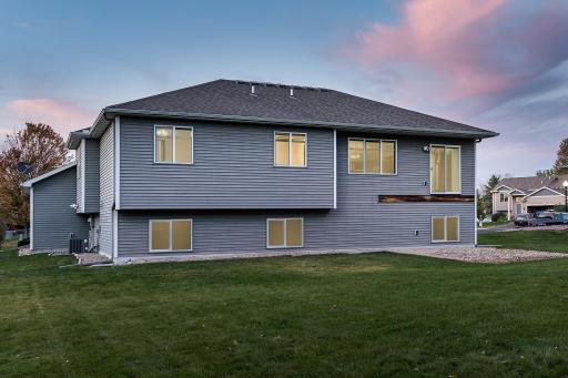 148 Crystal Circle, Montrose, MN 55363
