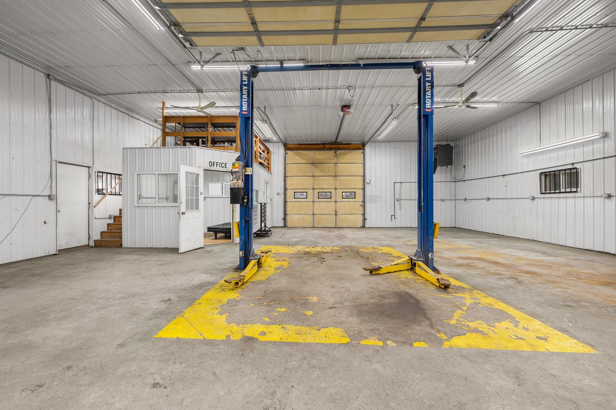 West bays with office space