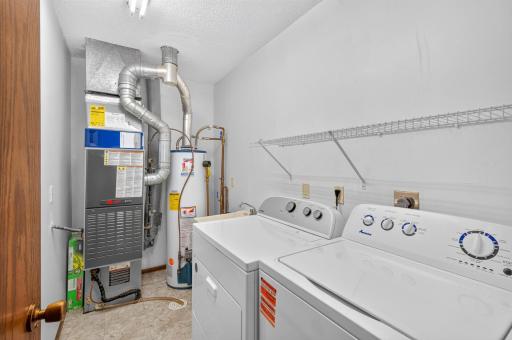 2813 Robinwood Way, Woodbury, MN 55125