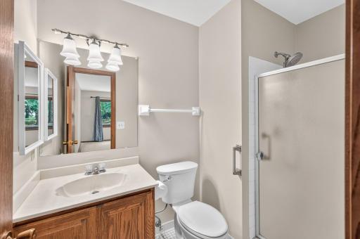 2813 Robinwood Way, Woodbury, MN 55125