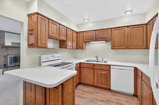 2813 Robinwood Way, Woodbury, MN 55125