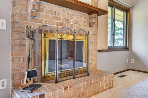 2813 Robinwood Way, Woodbury, MN 55125
