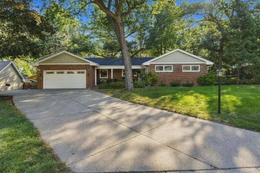 1620 Sumter Avenue N, Golden Valley, MN 55427