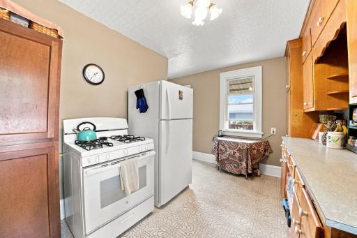 Light and bright kitchen