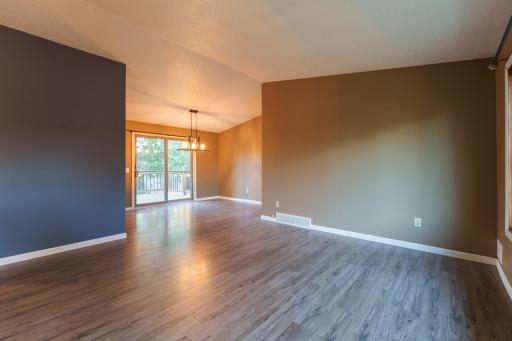 Living Room - 1233 View Ct Hastings-22.jpg