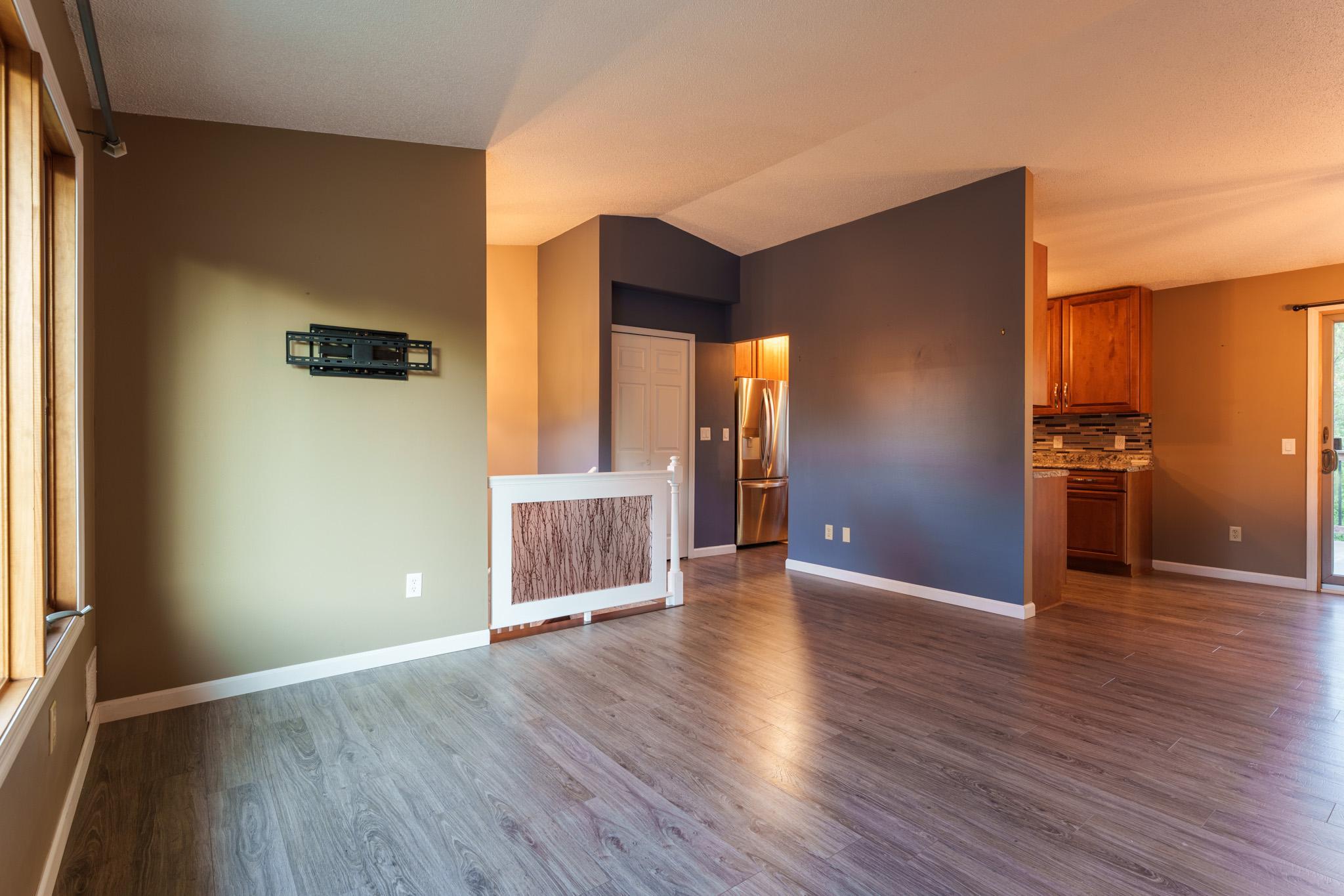 Living Room - 1233 View Ct Hastings-21.jpg