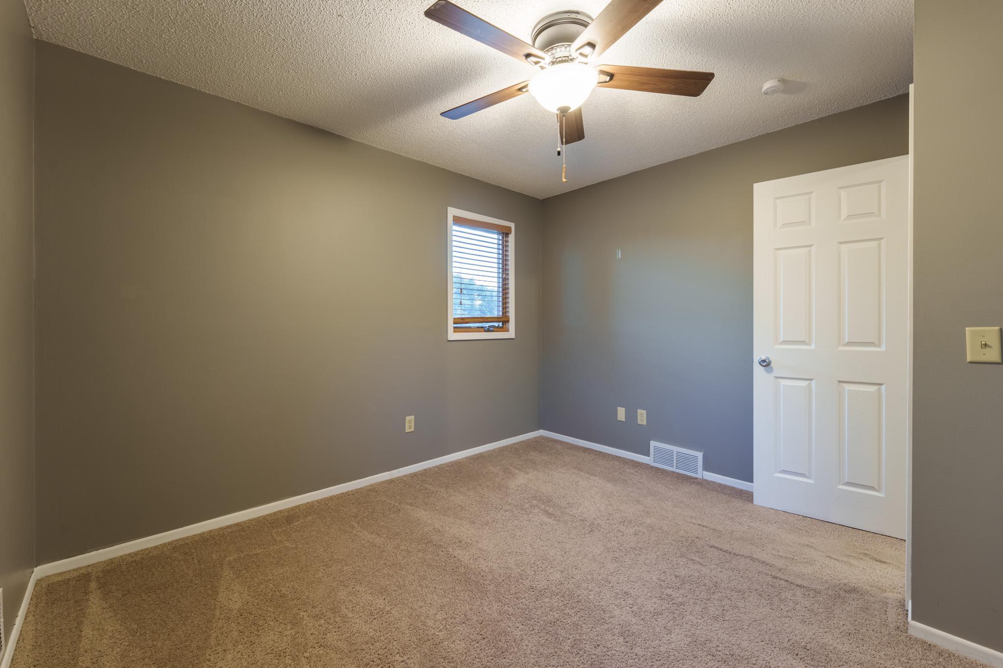Bed 3 - 1233 View Ct Hastings-37.jpg