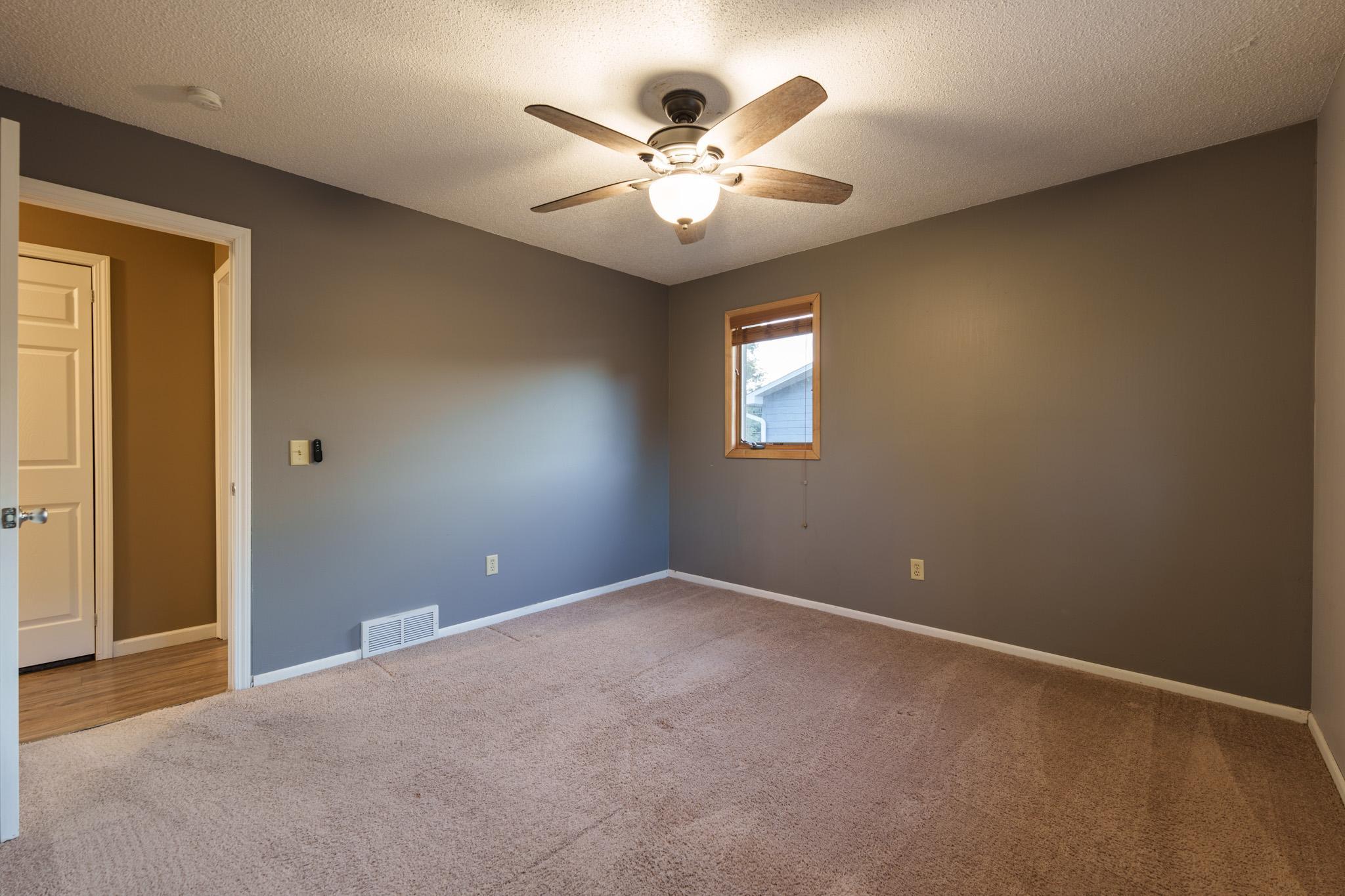 Bed 1 - 1233 View Ct Hastings-35.jpg
