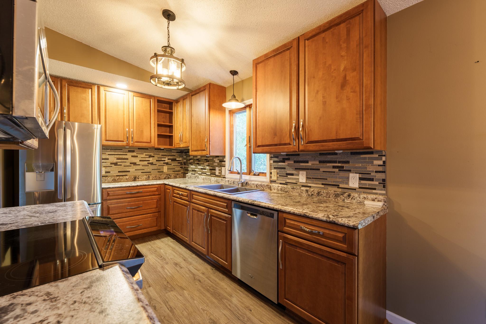 Kitchen - 1233 View Ct Hastings-26.jpg