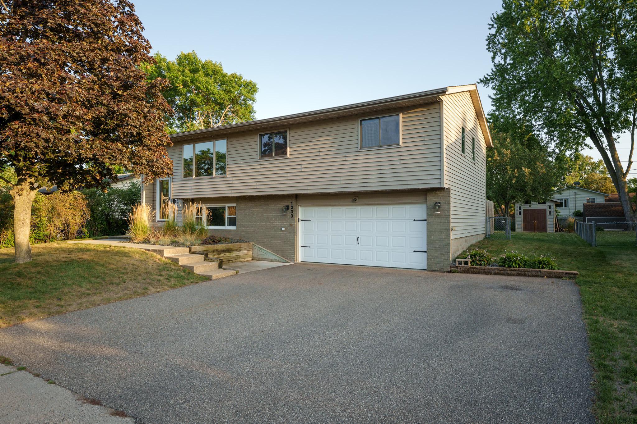 1233 View Ct Hastings-4.jpg