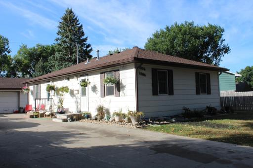 1806-1808 S 8th Avenue S, Fargo, ND 58103