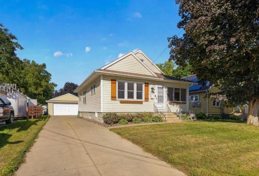 Photo for 1133 8th Avenue SE, Rochester, MN 55904 - listing #7140814 3 bed 2 bath home for sale 1133 8th Ave SE Rochester MN 55904
