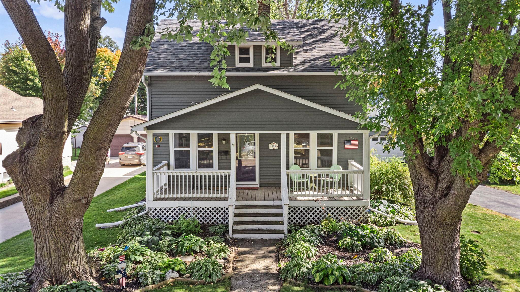 Property photo for 819 S Grove Avenue, Owatonna, MN 55060