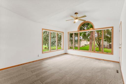 16-web-or-mls-1284 Quincy Cir-133.jpg