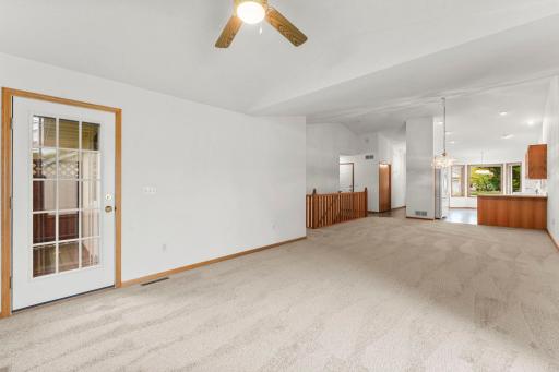 19-web-or-mls-1284 Quincy Cir-143.jpg