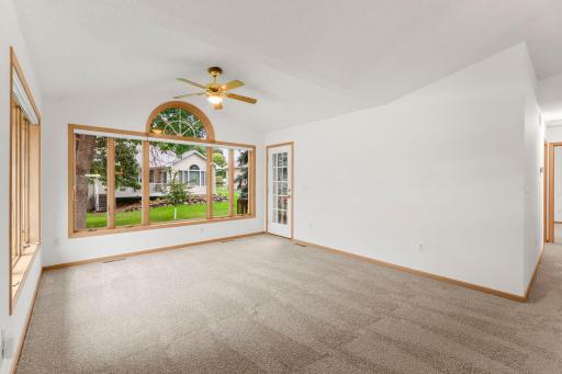 18-web-or-mls-1284 Quincy Cir-138.jpg