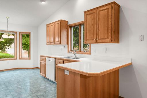 30-web-or-mls-1284 Quincy Cir-118.jpg