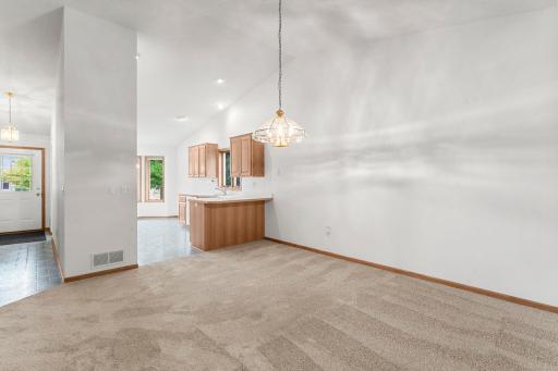 24-web-or-mls-1284 Quincy Cir-128.jpg