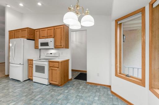 32-web-or-mls-1284 Quincy Cir-93 (2).jpg