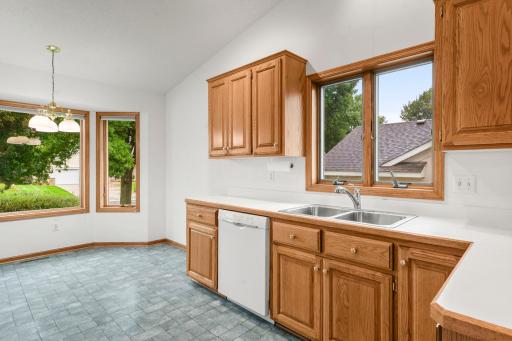 29-web-or-mls-1284 Quincy Cir-113.jpg