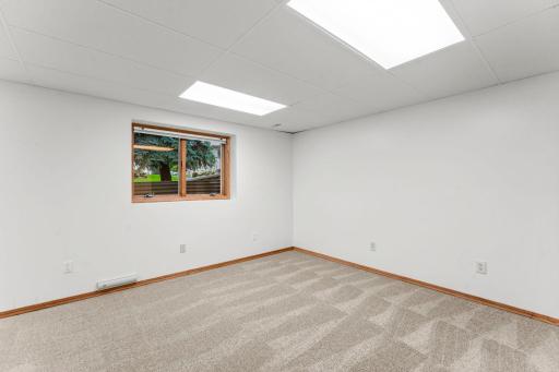 59-web-or-mls-1284 Quincy Cir-48 (2).jpg