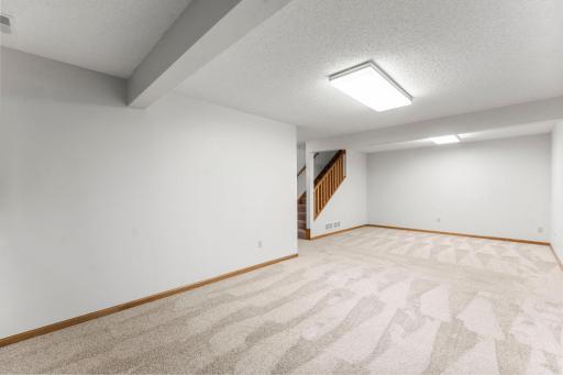 56-web-or-mls-1284 Quincy Cir-33 (2).jpg