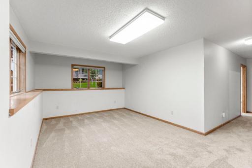 55-web-or-mls-1284 Quincy Cir-28.jpg