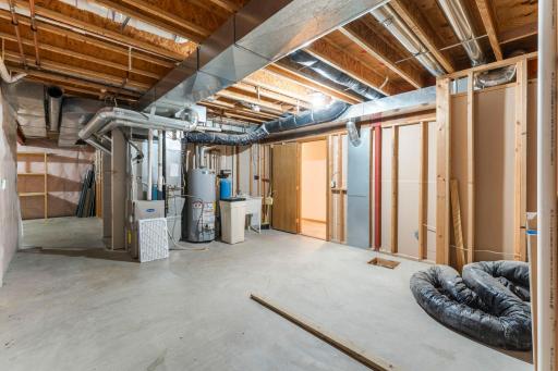 63-web-or-mls-1284 Quincy Cir-63 (2).jpg