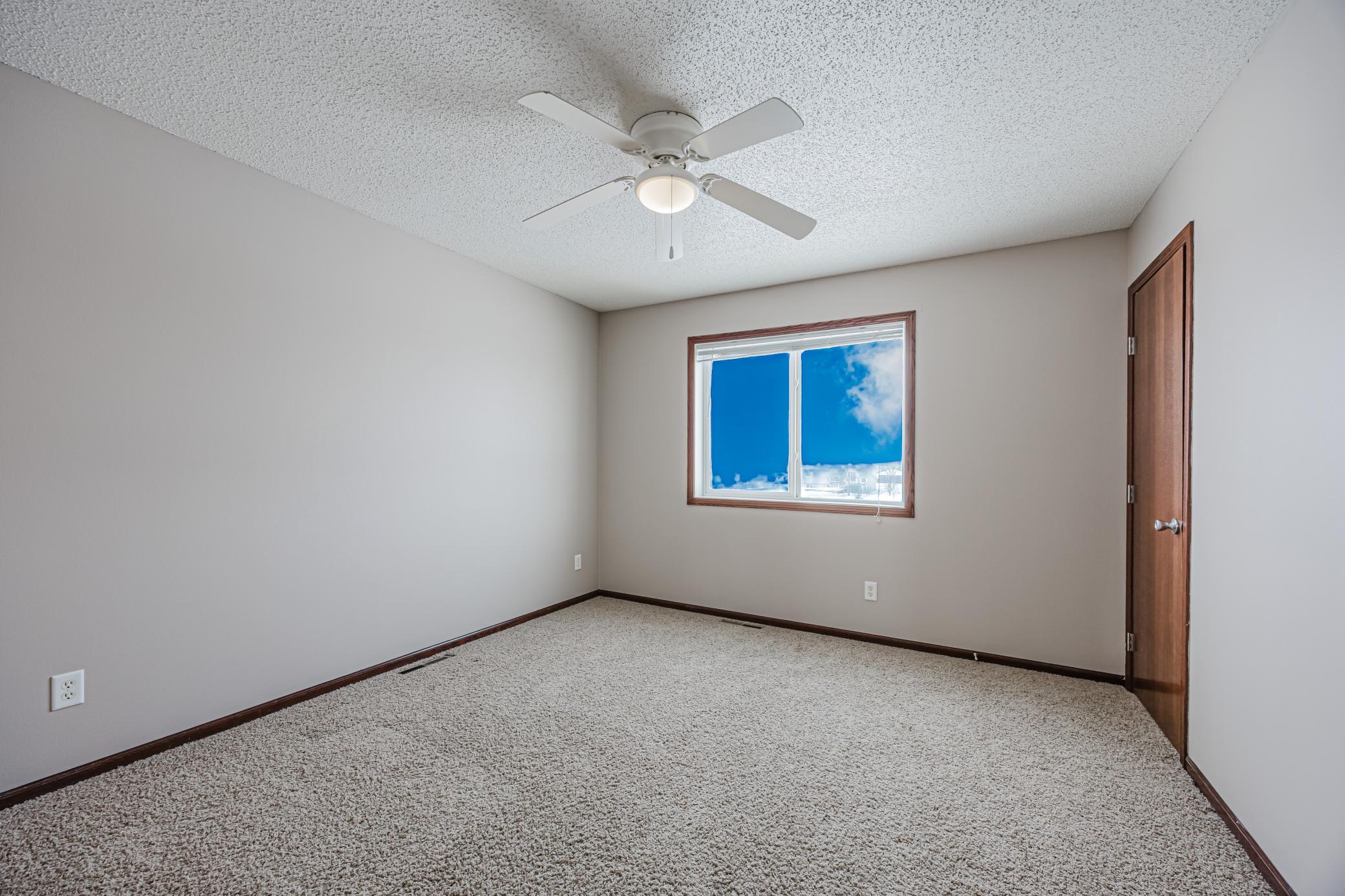 UpstairsRoom(1).jpg