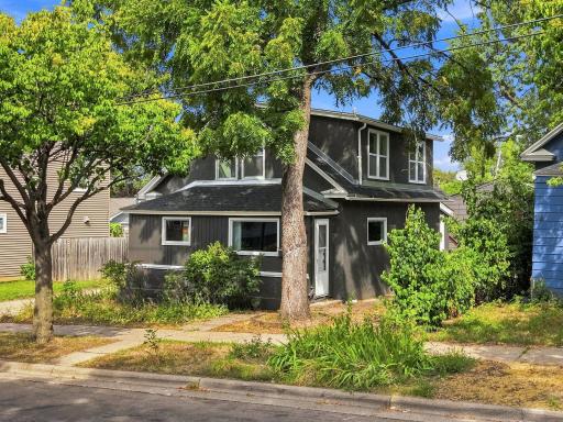2-web-or-mls-483_Lawson_Avenue_West_Saint_Paul_055.jpg