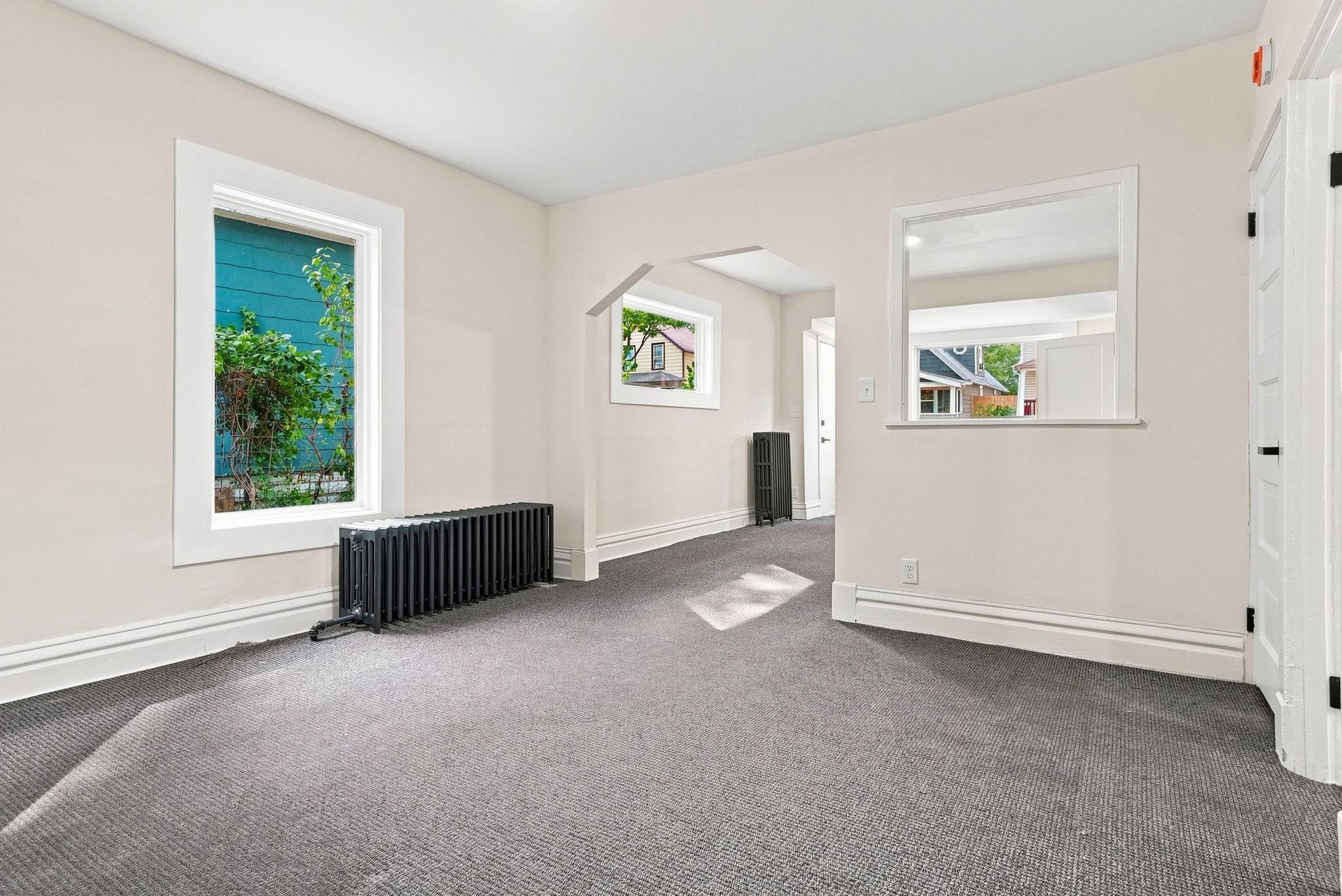 17-web-or-mls-483_Lawson_Avenue_West_Saint_Paul_08630.jpg