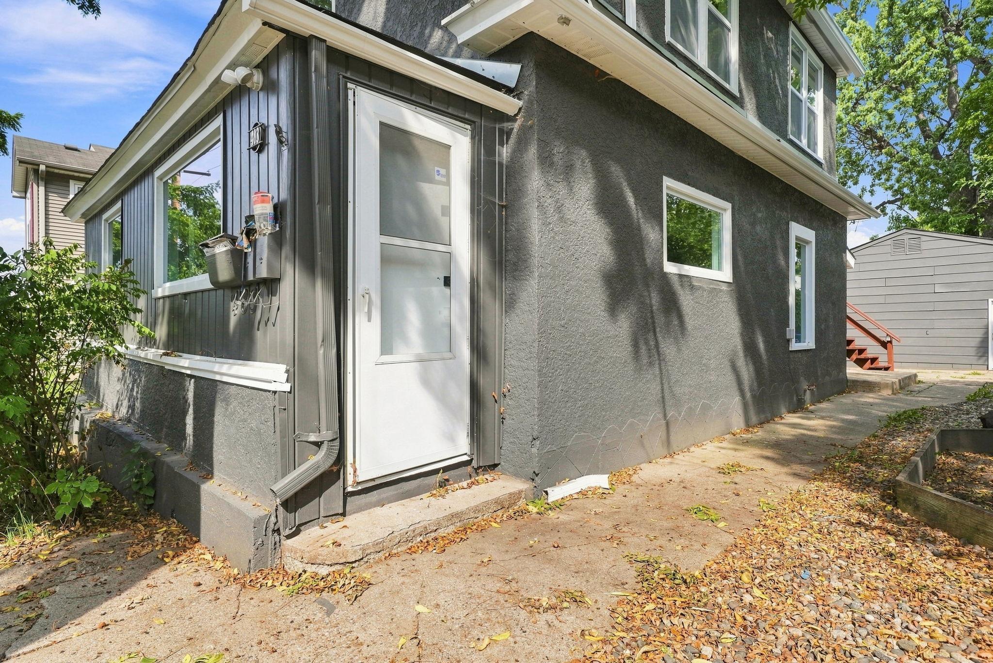 63-web-or-mls-483_Lawson_Avenue_West_Saint_Paul_08805.jpg