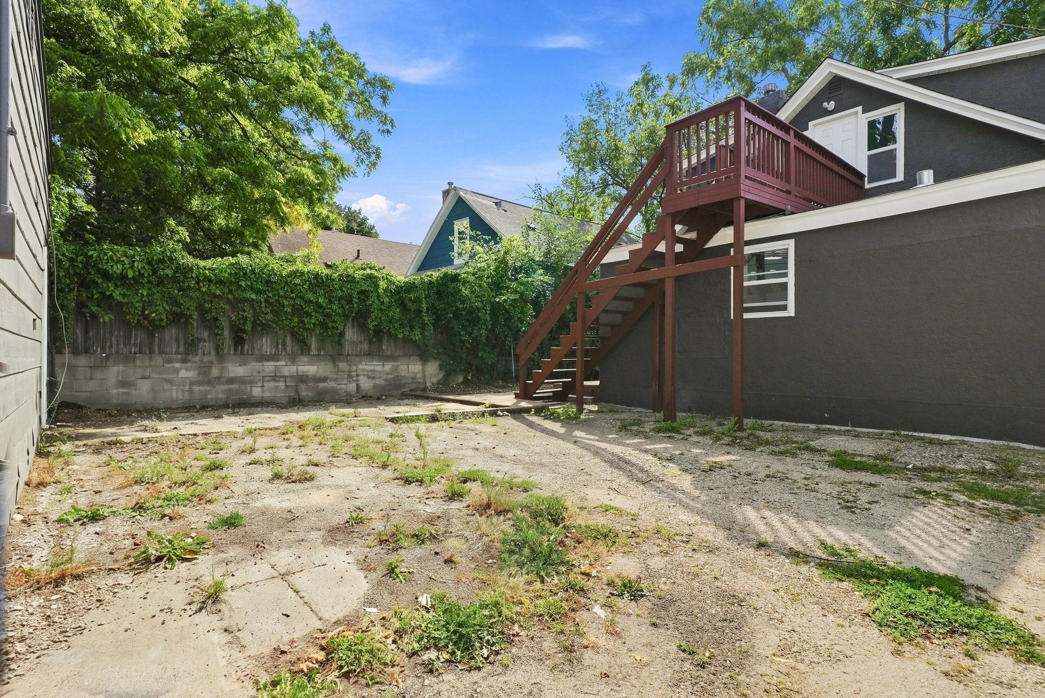 68-web-or-mls-483_Lawson_Avenue_West_Saint_Paul_08830.jpg