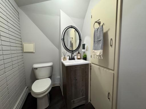 425 N Main Street, Center City, MN 55012