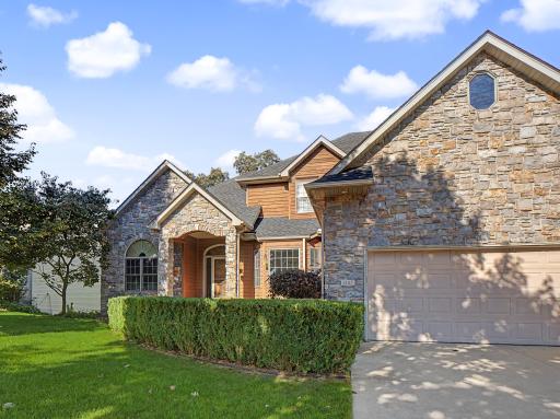 3107 Darcy Dr NE-104.jpg