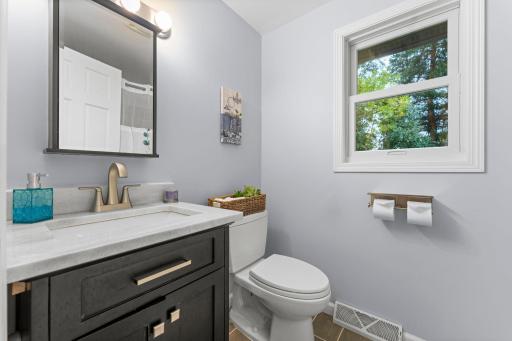 A closer look at the full bathroom.